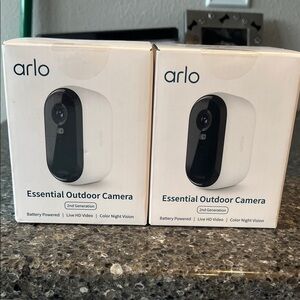Two Arlo Essential Outdoor Cameras (2nd Gen) - White/Black